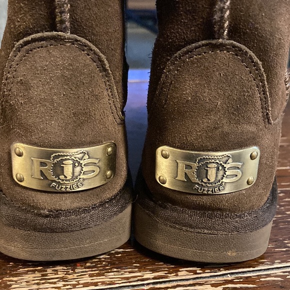 RJS Fuzzie genuine sheepskin leather boots size 6 - Picture 2 of 8